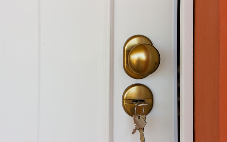 Green locksmith provides home lockout service in Daytona Beach & Ormond Beach, FL